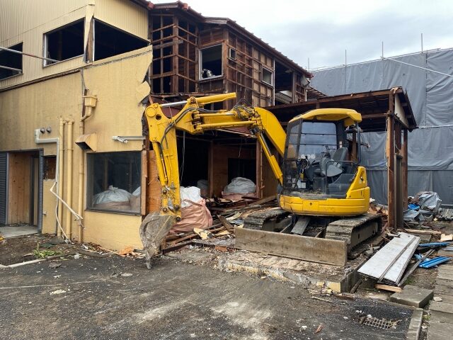 解体工事中