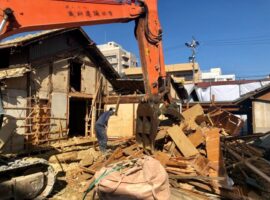 解体工事中